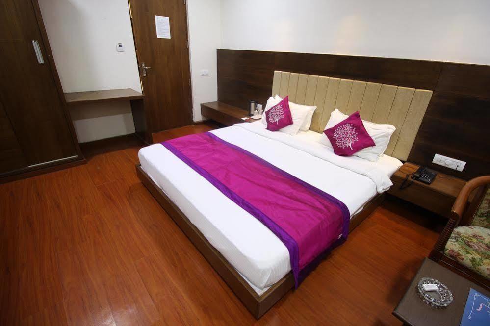Oyo 1127 Hotel Metro Inn Hotel 3*