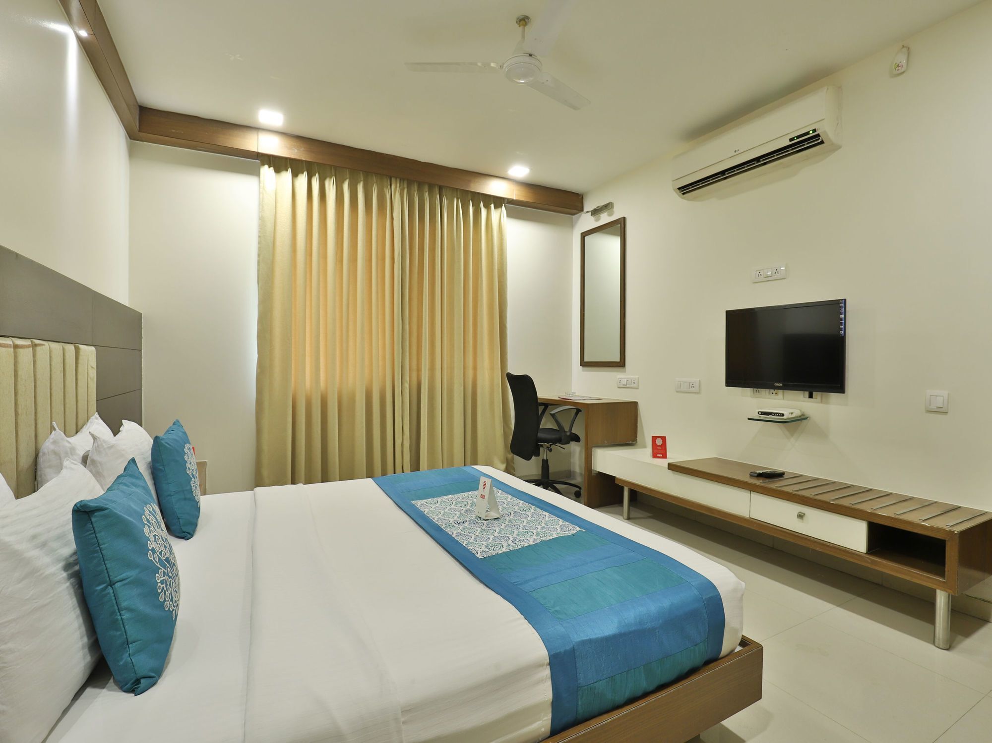 Oyo 1127 Hotel Metro Inn 3* Ahmedabad