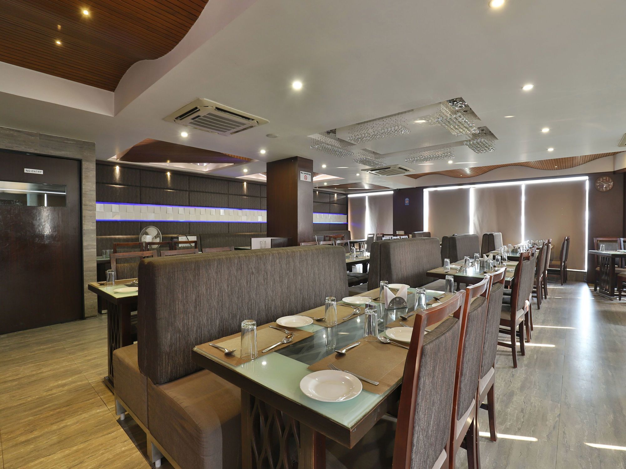 Hotel Oyo 1127 Hotel Metro Inn Ahmedabad